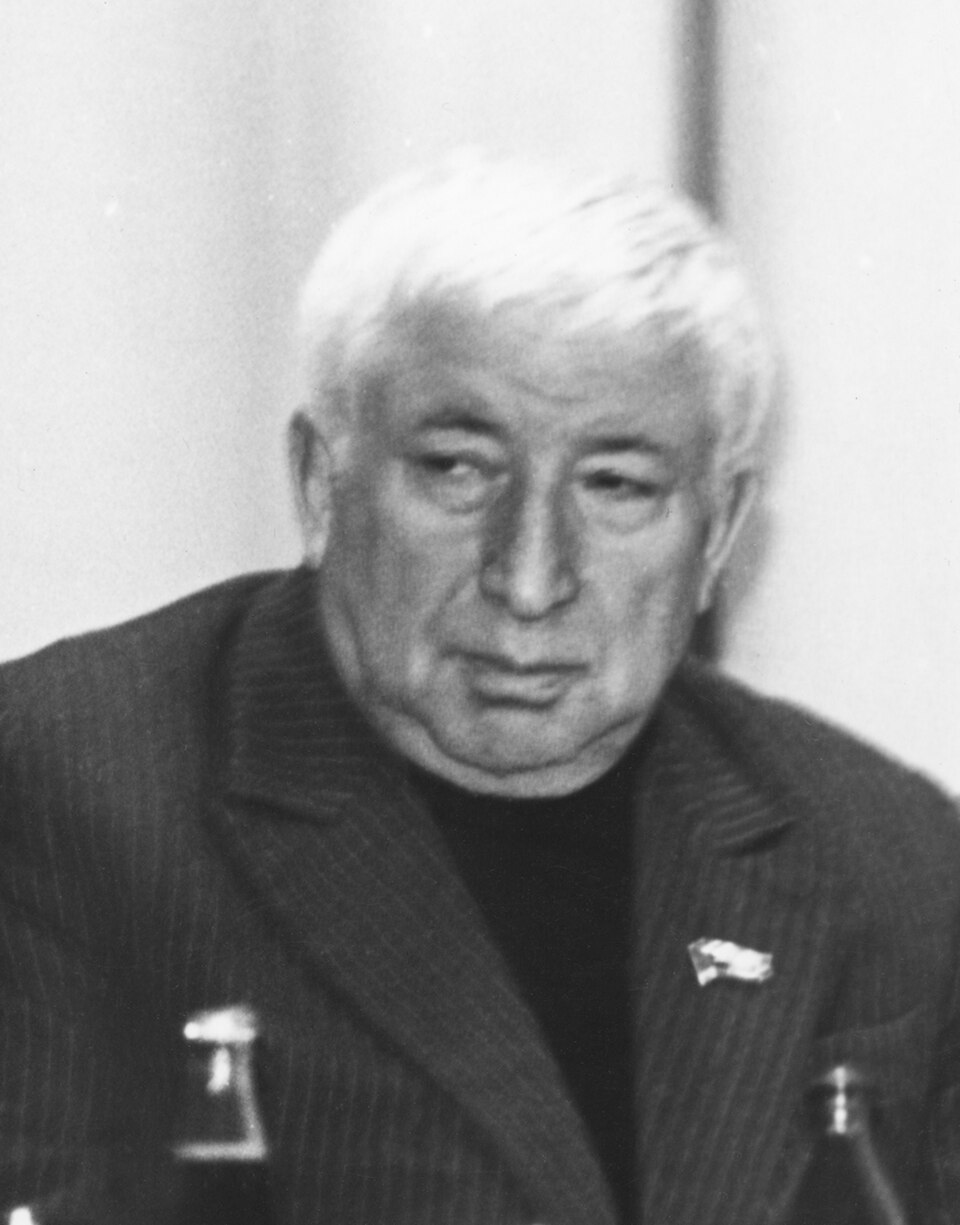 Расул Гамзатов